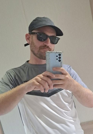 Aaron (@aaron981) — my photo № 1